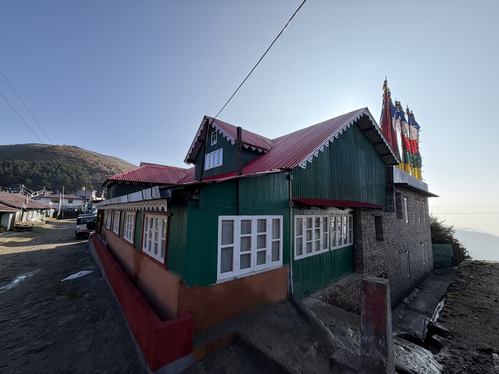 Traditional teahouse lodge on the Singalila Ridge